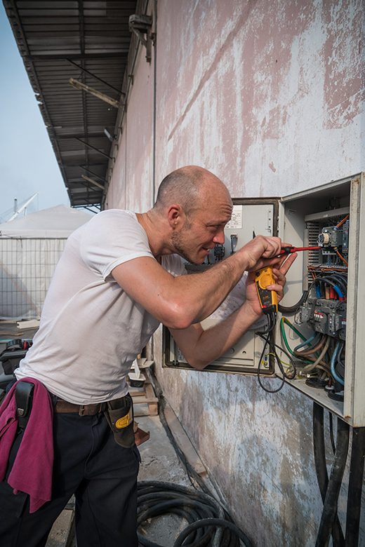 180715 Bert De Jonghe helpt als vrijwilliger aan boord bij mercyships 01 e1531917912146