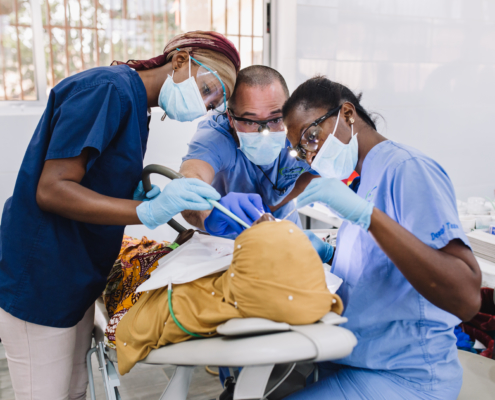 Tandartsenkliniek Guinee Mercy Ships