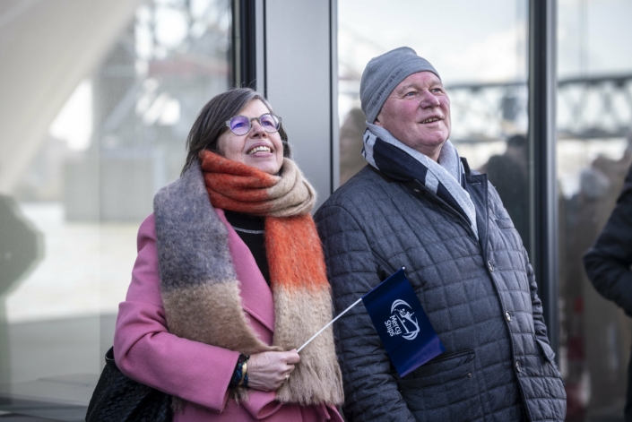 Foto's vertrek Global Mercy