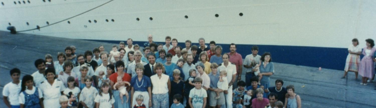 Foto van de bemanning van de Anastasis in 1987 in Mexico.