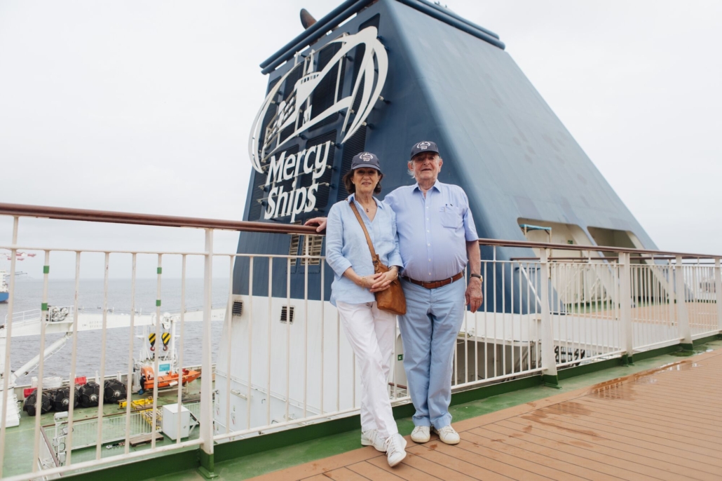 Soudal-bedrijfsleider én donateur Vic Swerts bezocht samen met echtgenote Lea Deridder de Global Mercy in Sierra Leone.