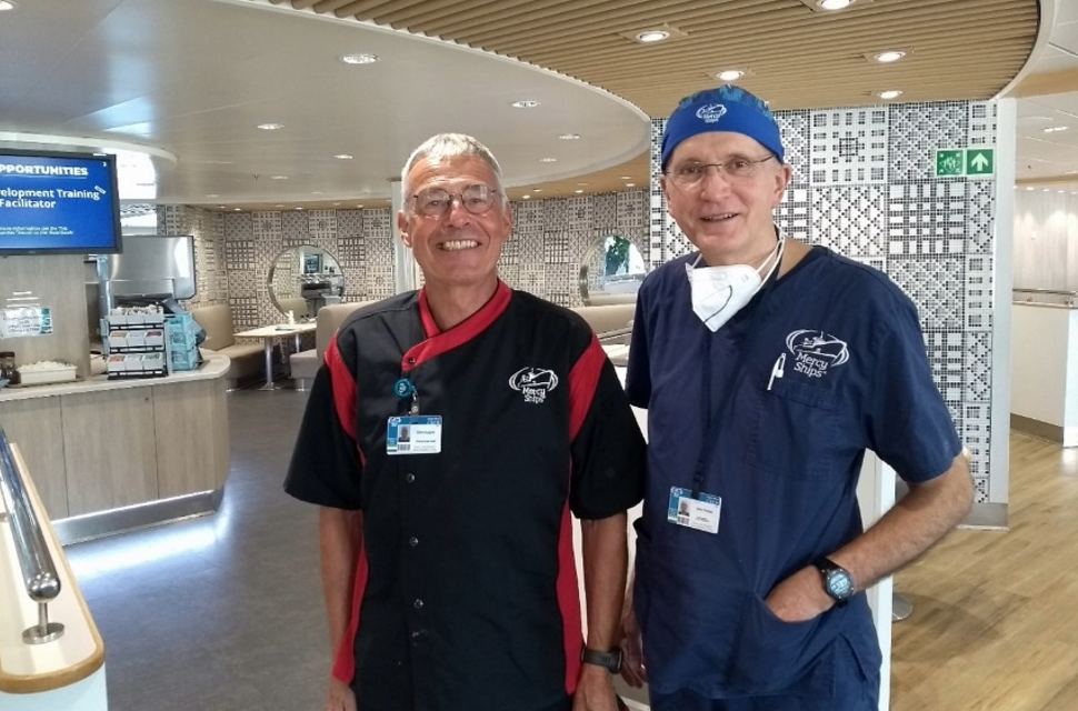 Samen met “topdokter” Dr. Gary Parker