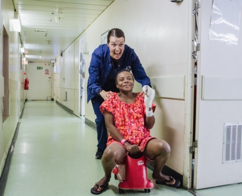 Mercy Ships-vrijwilliger Emma Boënne