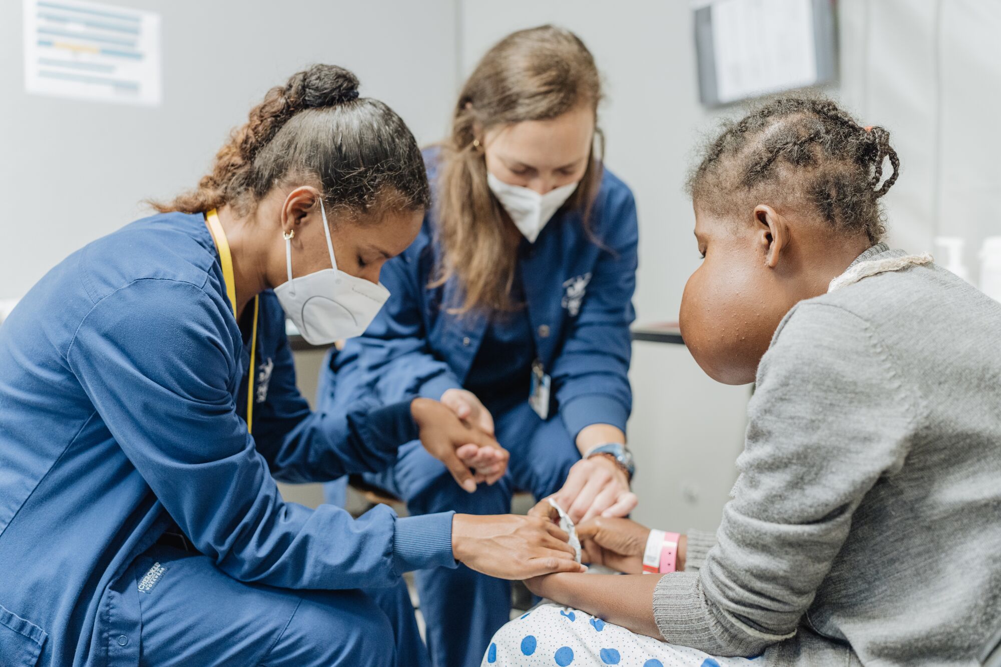 MGD240618 THEOGETTE MGD08194 BEFORE PRAYER JC001 HI MID