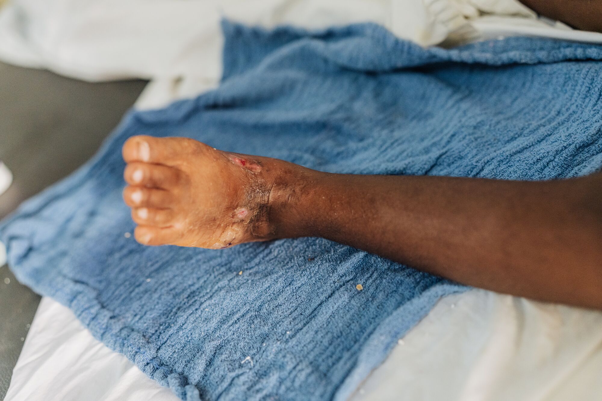 MGE250813 TINA MGE08560 AFTER JC005 HI MID