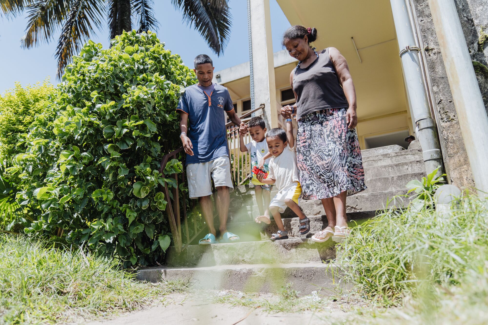 MGE251014 FANIRISOA MGE09956 VONJY AFTER JC010 HI MID