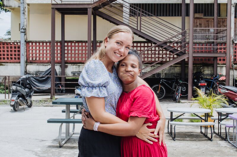 MGE251130 VANPOUCKE PATIENTS HOPECENTER VP001 HI LO
